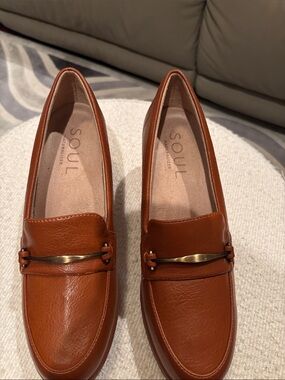 SOUL Naturalizer Women's Tan Leather Wedges loafers with Gold Accent